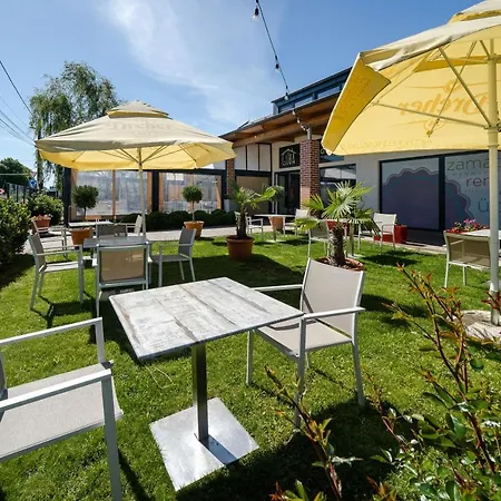 Guest house Pipacs Panir & Grill Garden Vendeghaz Gyorujbarat