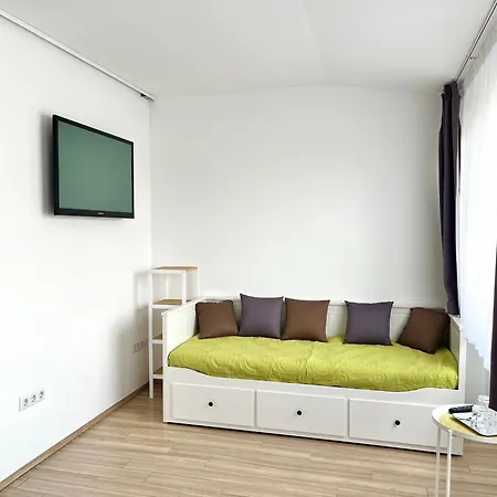 Pensionat Pipacs Panir & Grill Garden Vendeghaz Győrújbarát