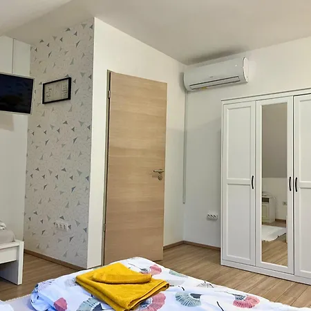 Pipacs Panir & Grill Garden Vendeghaz Győrújbarát