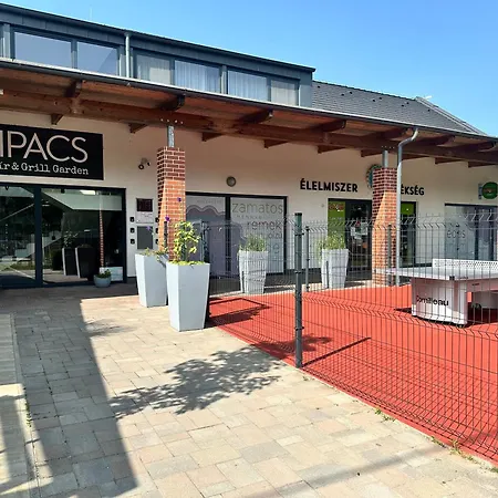 Pipacs Panir & Grill Garden Vendeghaz *